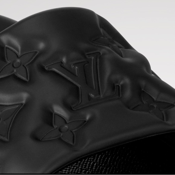 Louis Vuitton LV Monogram Mule Slides Sandals Embossed Waterfront Black - Picture 8 of 11